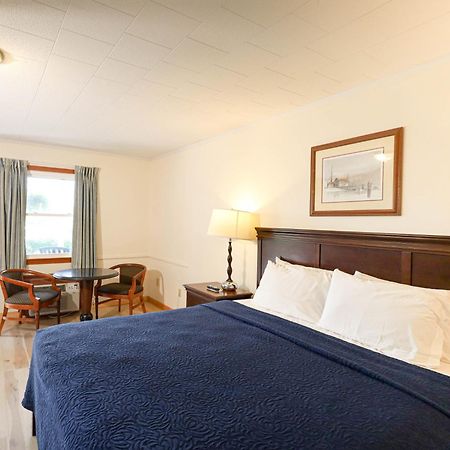 Chatham Travel Lodge Old Chatham ภายนอก รูปภาพ
