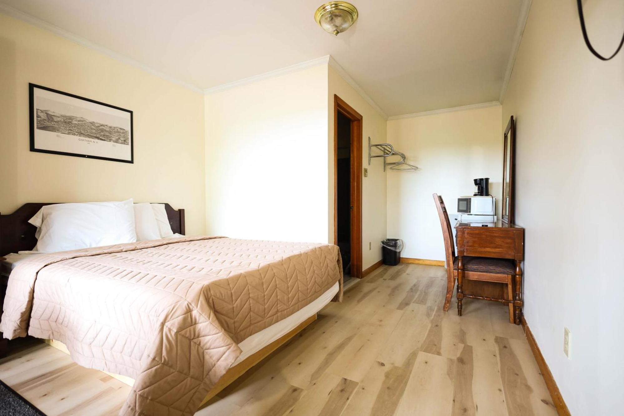 Chatham Travel Lodge Old Chatham ภายนอก รูปภาพ