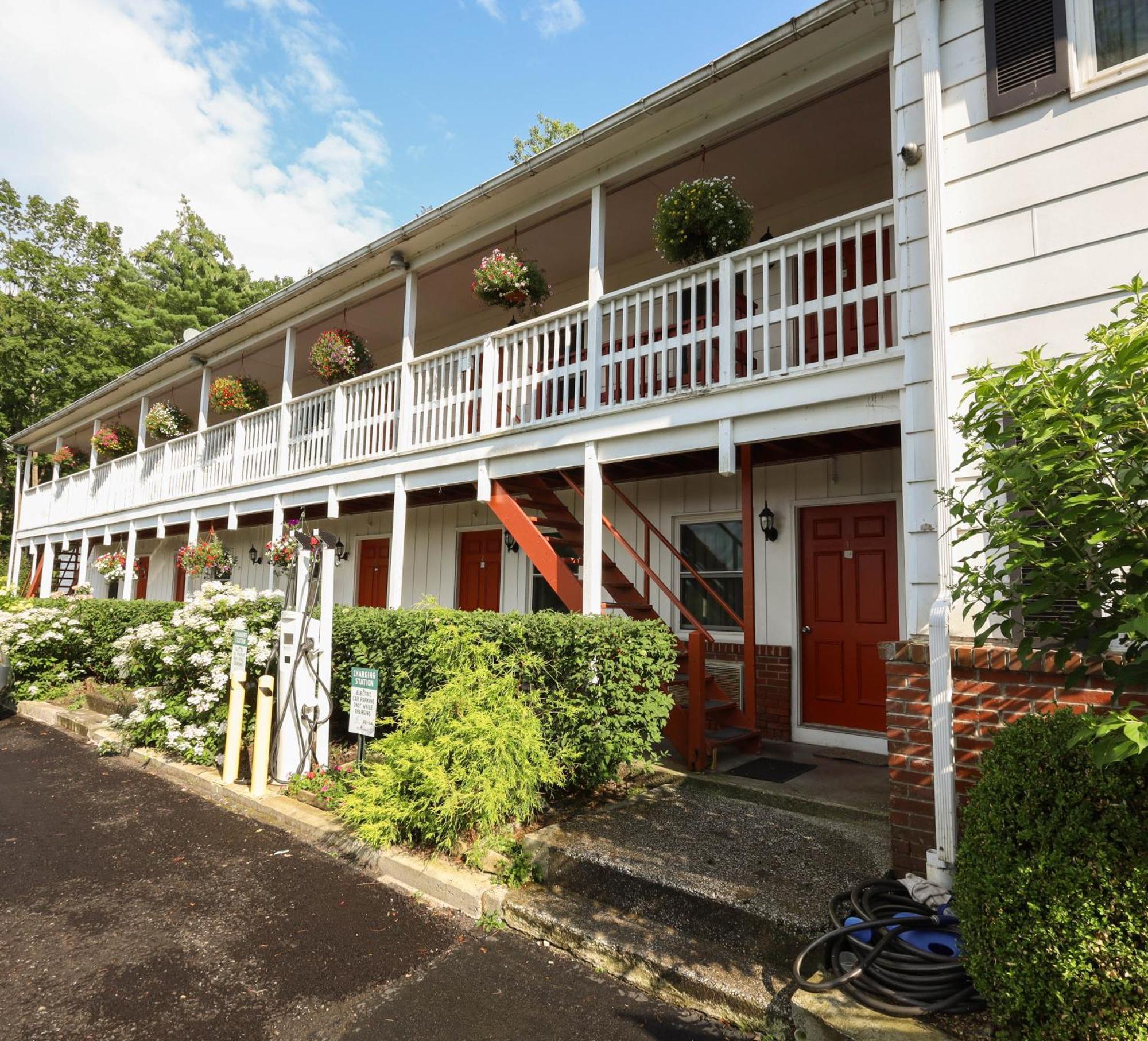 Chatham Travel Lodge Old Chatham ภายนอก รูปภาพ