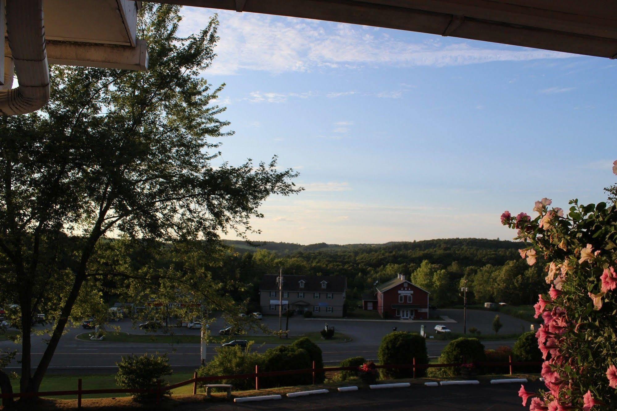 Chatham Travel Lodge Old Chatham ภายนอก รูปภาพ