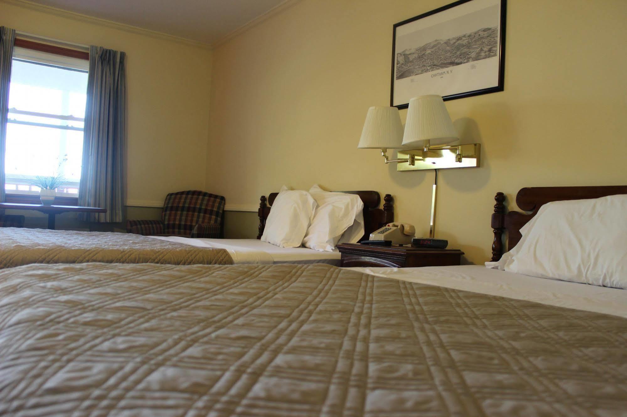 Chatham Travel Lodge Old Chatham ภายนอก รูปภาพ