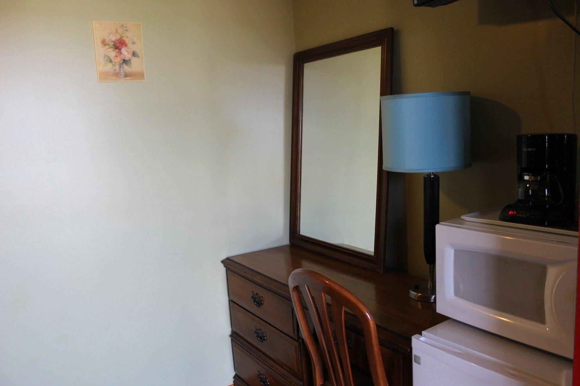 Chatham Travel Lodge Old Chatham ภายนอก รูปภาพ